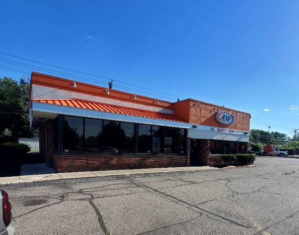A&W Restaurant - Garden City - 32227 Ford Rd (newer photo)
